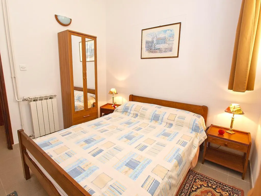 Apartment Rov 894 메덜린 0*,  크로아티아