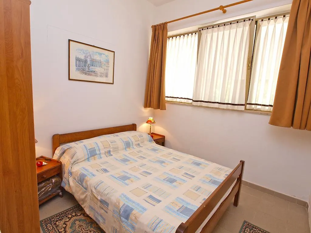 Apartment Rov 894 Medulin
