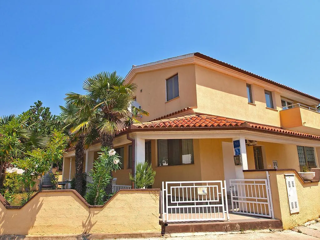 Apartment Rov 894 Medulin